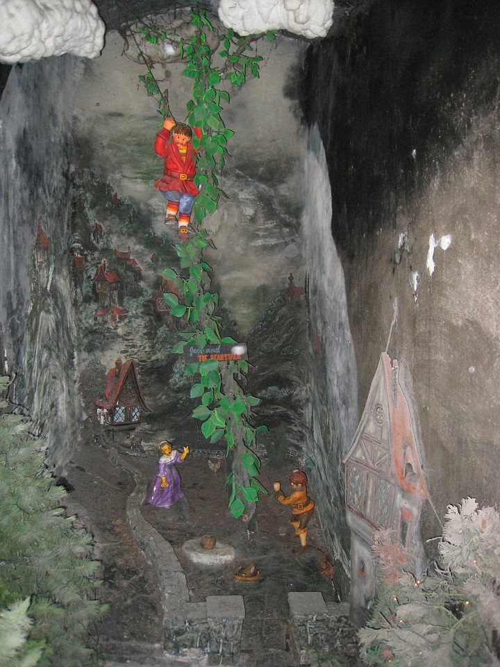 Vacation 2007-12 - Rock City 0331.jpg - Rock City outside of Chattanooga Tennessee has been a tourist attraction since 1932. I remembered seeing barn roofs painted with "See Rock City" and wanted to pay a visit to its home on Lookout Mountain. Christmas Vacation 2007-08.